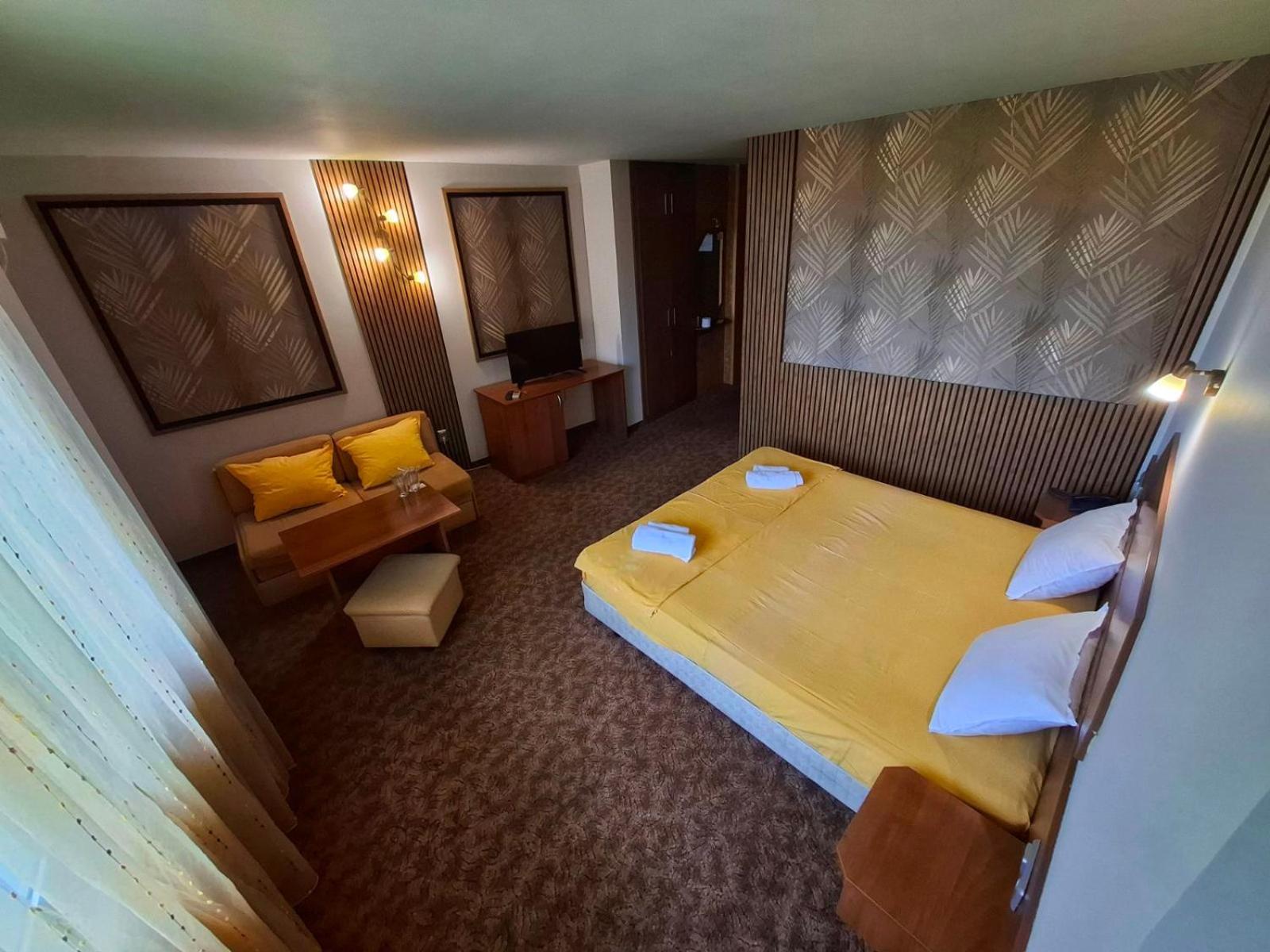 Korona Hotel Yukarı Cuma Dış mekan fotoğraf