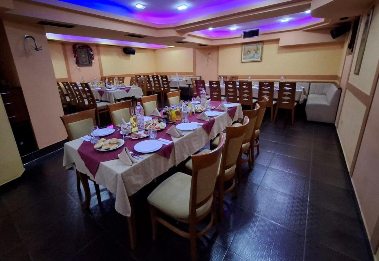 Korona Hotel Yukarı Cuma Dış mekan fotoğraf