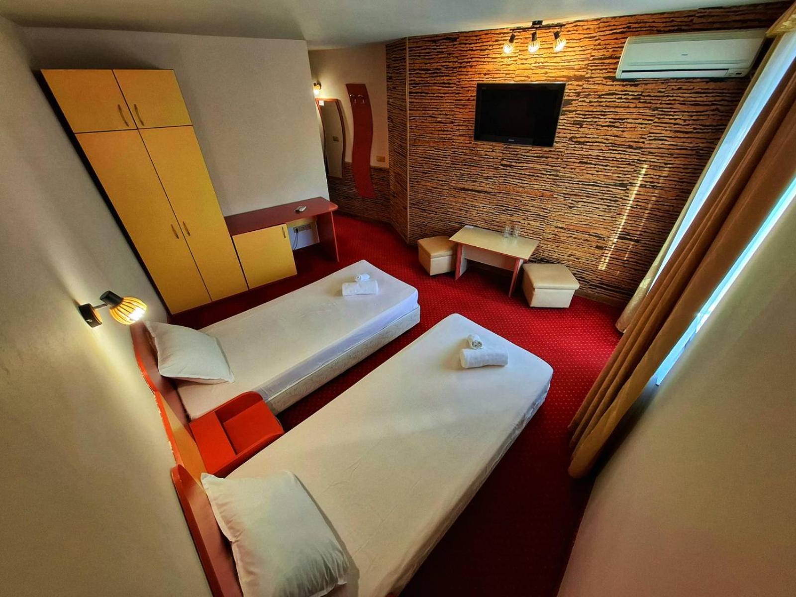Korona Hotel Yukarı Cuma Dış mekan fotoğraf